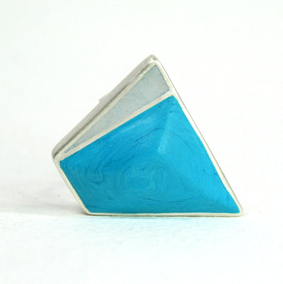 Striking hand carved ring- sliver and resin- in turquoise and grey