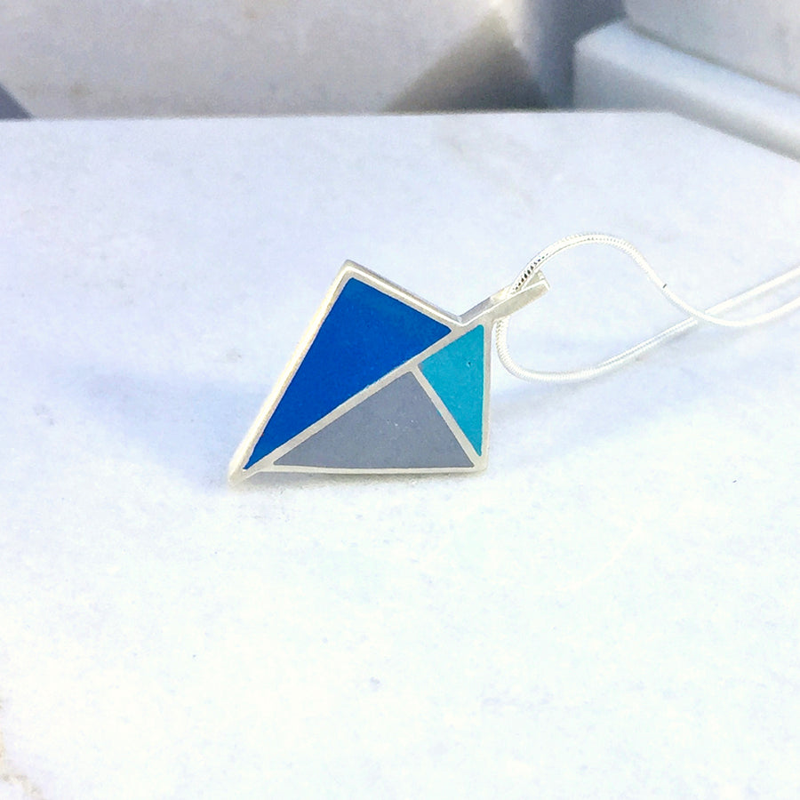 Reversible - Kite pendent in silver and resin - Red & blue
