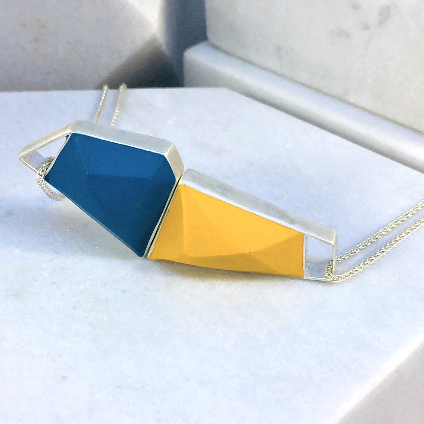 Magnetic - Reversible Necklace - 36 combinations - red, blue, yellow, pink