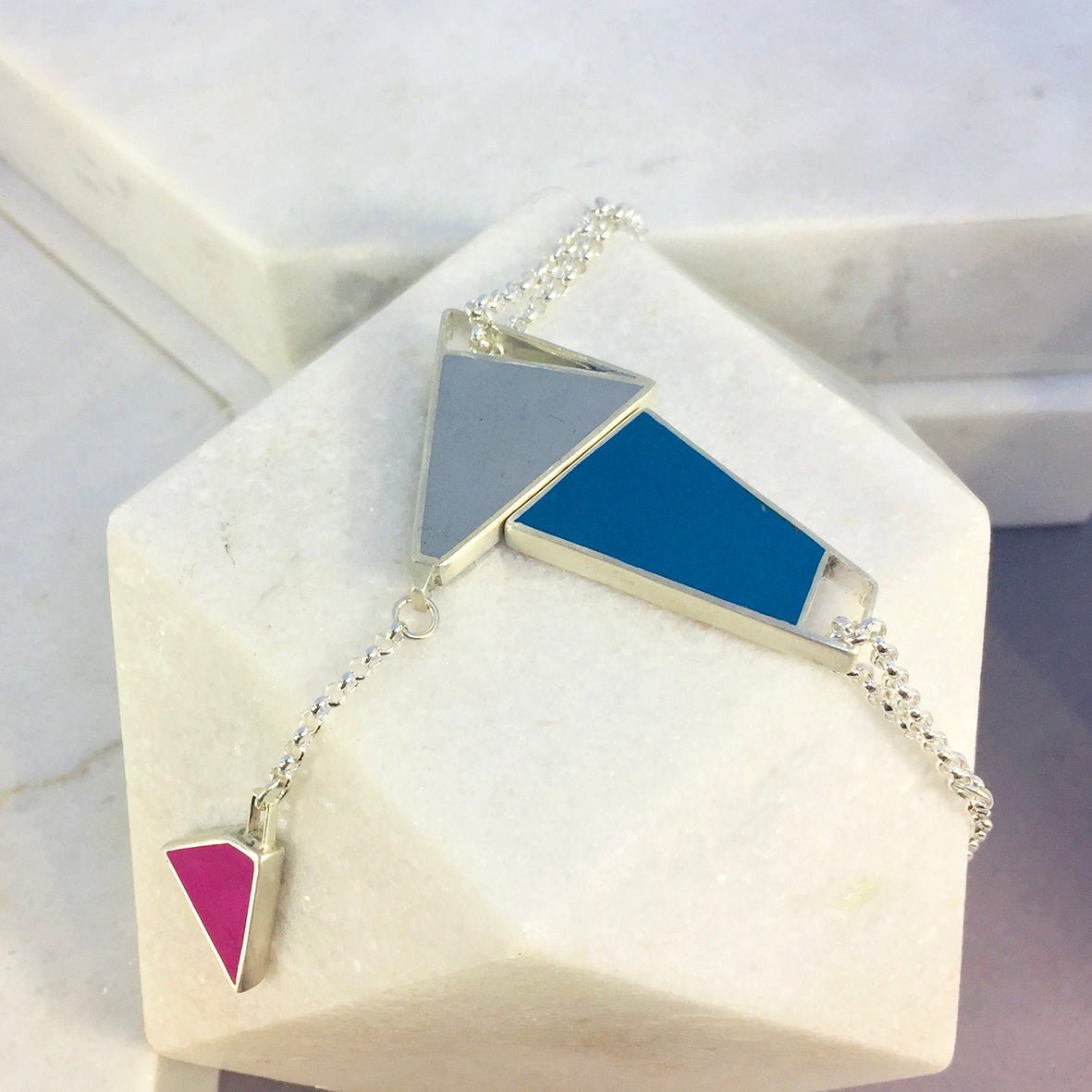 Magnetic - Reversible Necklace - 24 combinations - orange, grey, blue, green with green/pink drop